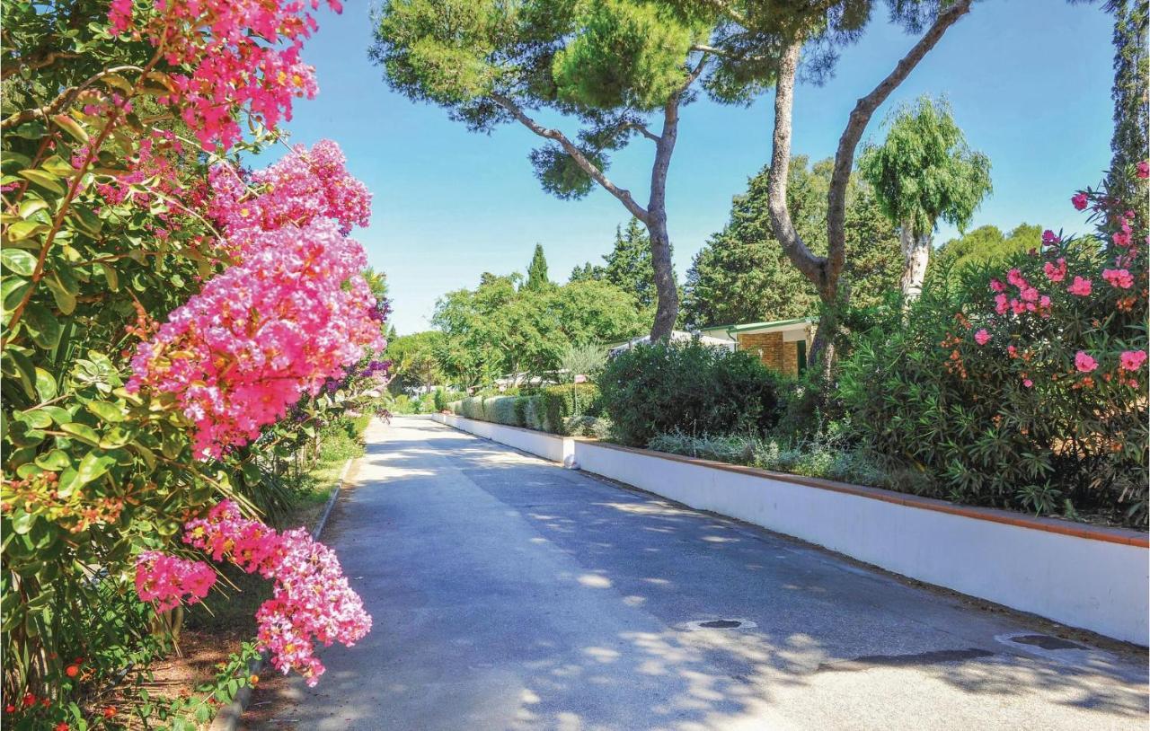 Italy Village Бая Домиция Екстериор снимка